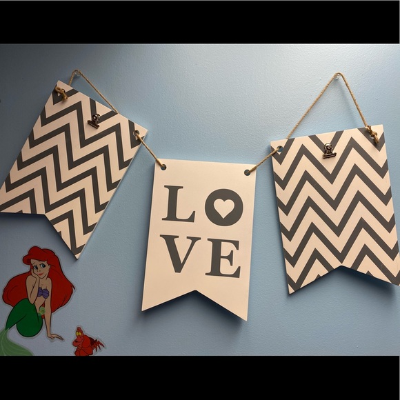 Rustic Gray White Chevron Love Wall Decor Sign & Photo Clipboard - Picture 1 of 9